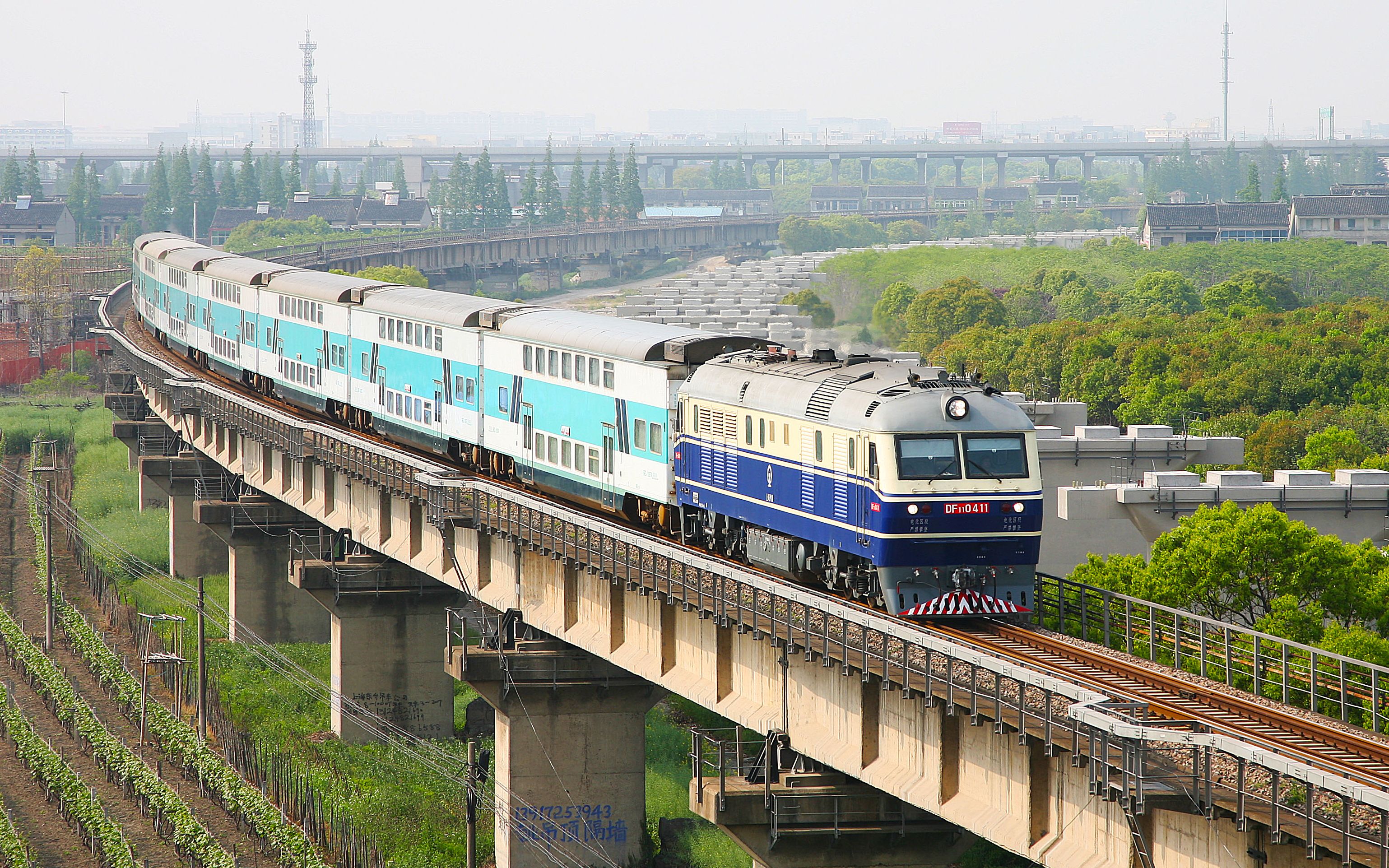 怀旧铁路视频之三2011年k8351次上海南芦潮港本务df110411金山支线