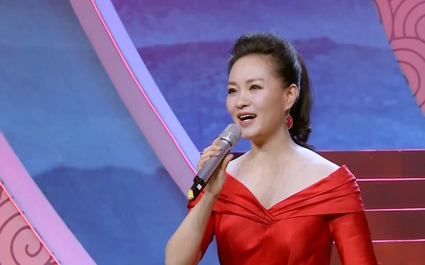 雷佳《好儿好女好江山》2019江西卫视春节联欢晚会20190203