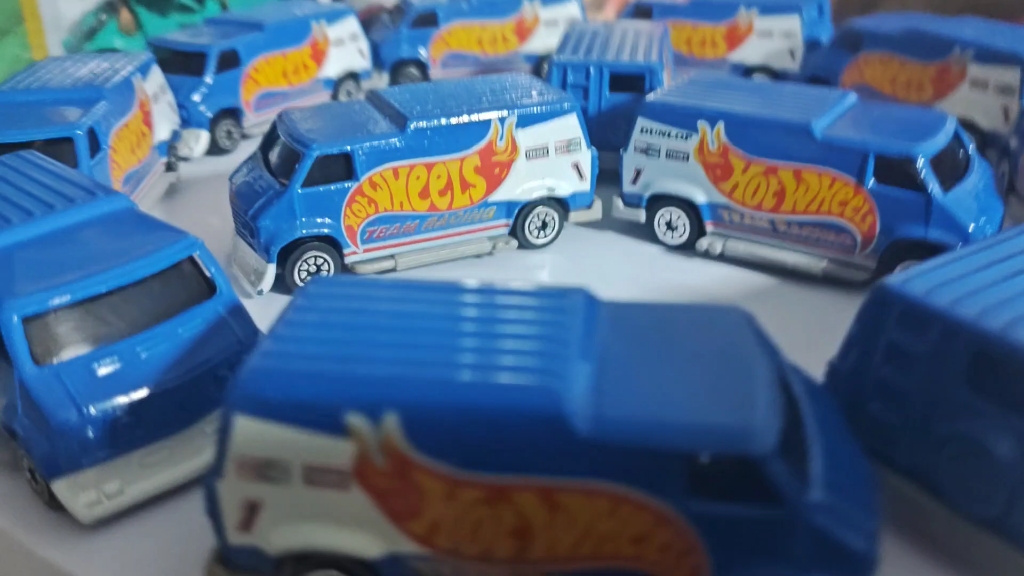 小夏模型收藏HOT WHEELS(品牌:中文名:风火轮)英文模型车名:HOT ROD CUSTOM VAN NO.1哔哩哔哩bilibili