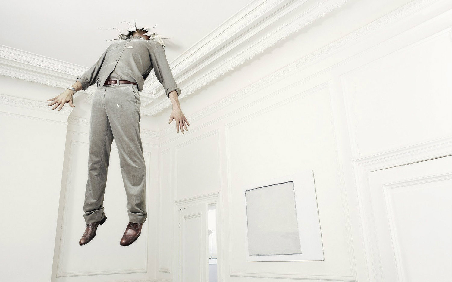 【揭秘】神秘穿墙术