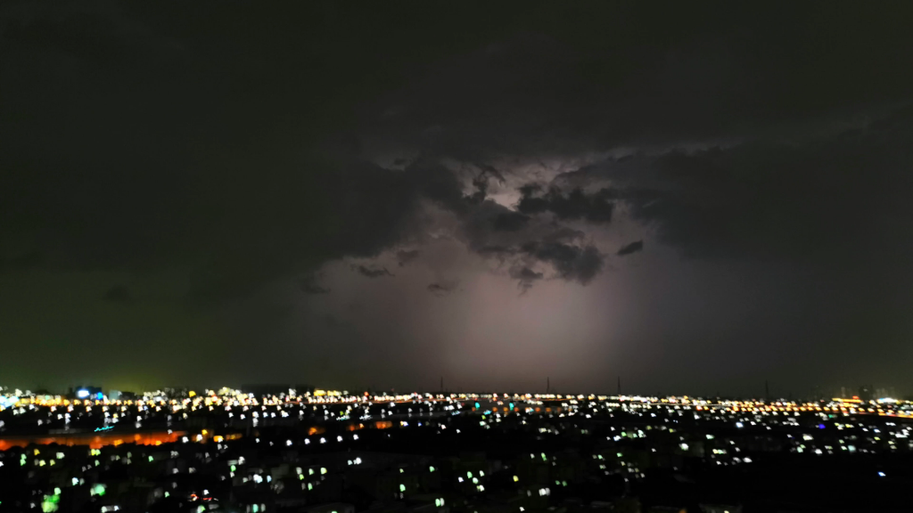 [图]春日生活就是下了一个月的雨，只要心中有海，哪里都是巴厘岛