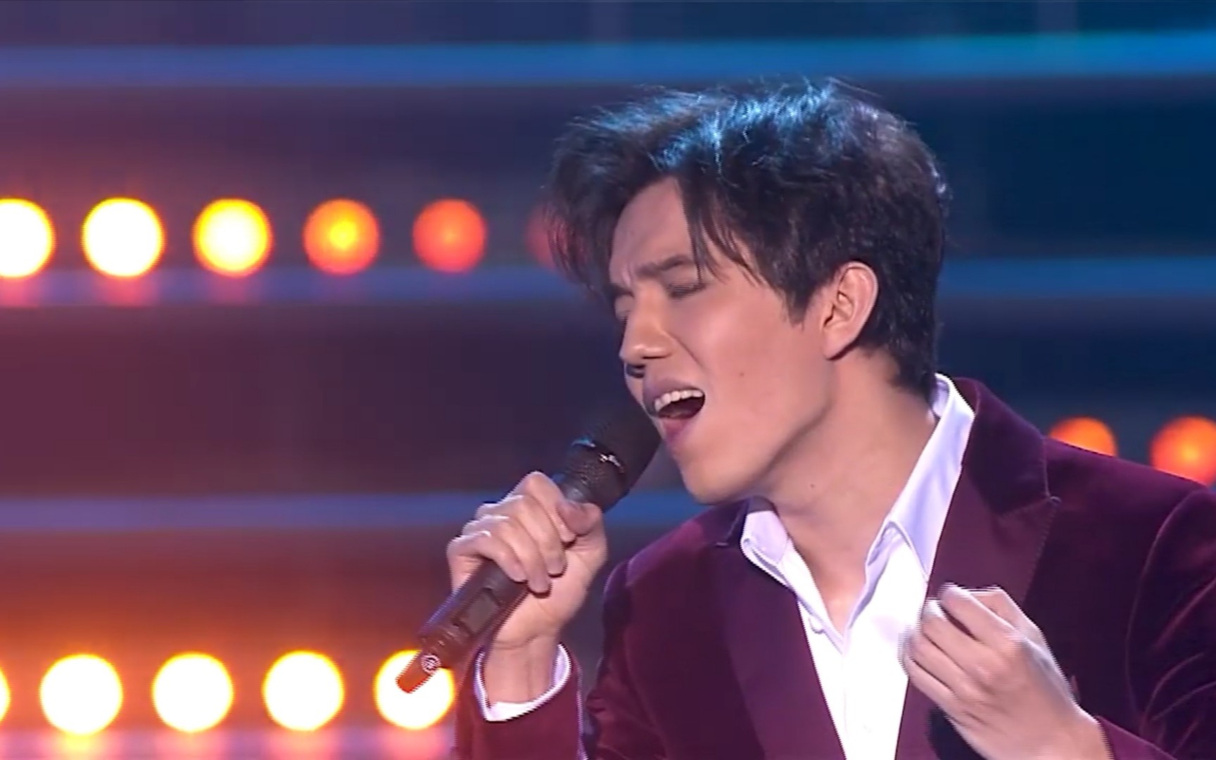 [图]迪玛希 Димаш Кудайберген - Dimash Kudaibergen Love is Like a dream