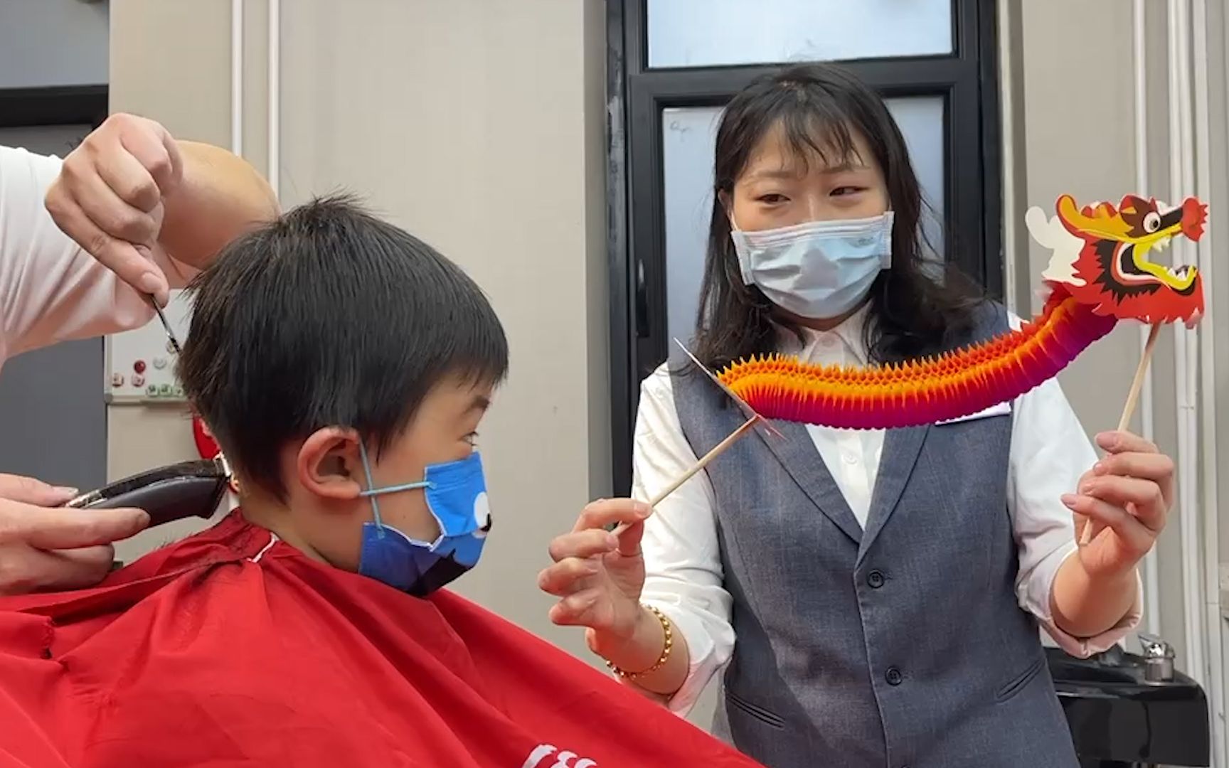 农历二月二剃龙头!四联美发为小朋友准备了折纸龙