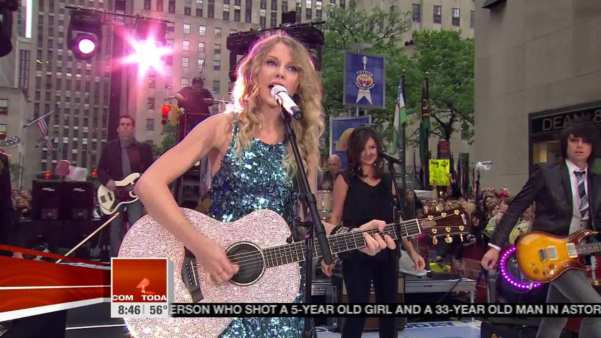 [图]【无畏Era·Live·小型露天演唱会】Taylor Swift - Today Show 2009