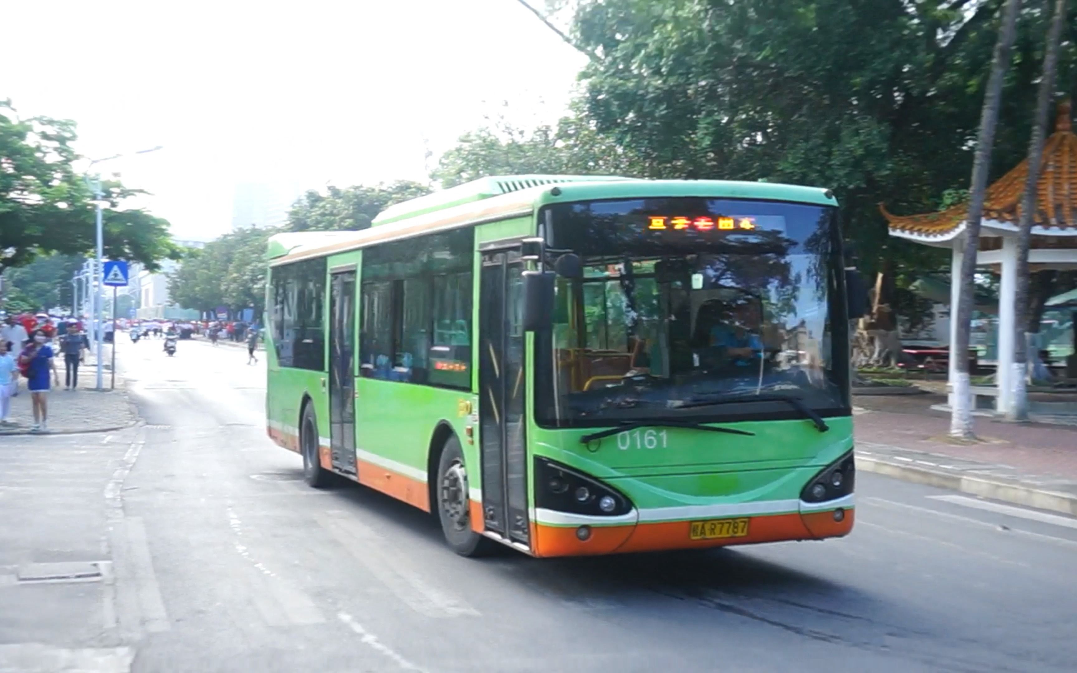 南宁公交送考车辆-申沃熊猫眼,福田阿呆,安凯死鱼脸