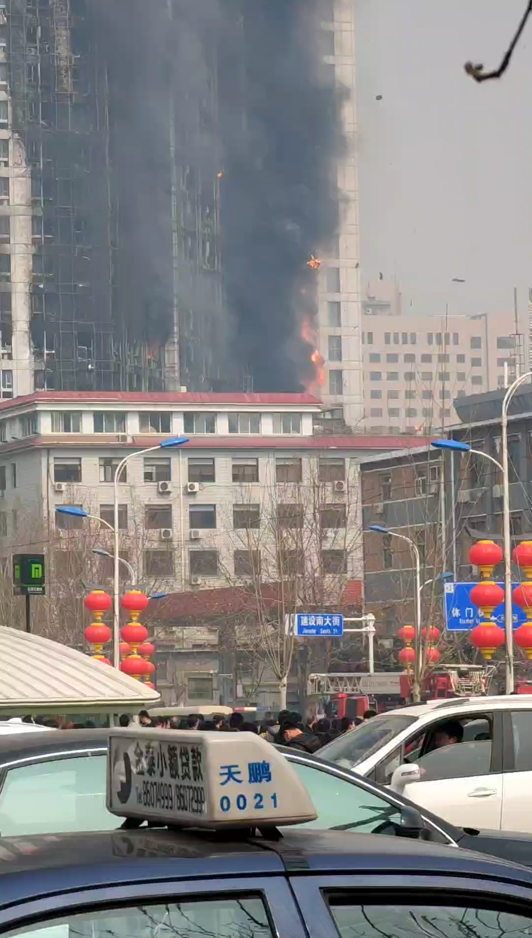 石家庄大厦着火图片