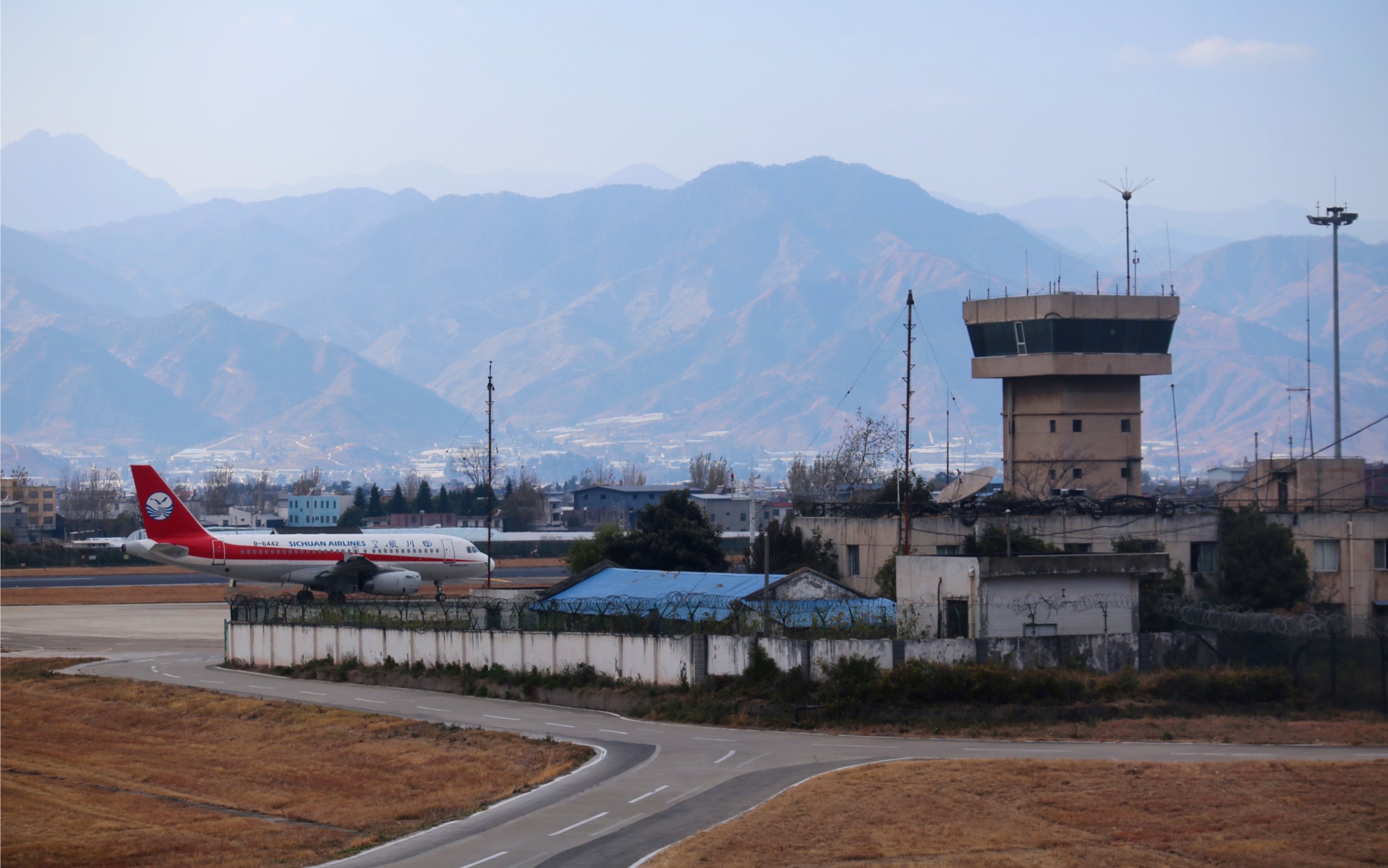 【航班记录】四川航空A320Neo西昌青山机场起飞哔哩哔哩bilibili