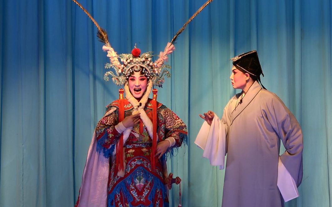 秦腔演出《杨八姐盗刀》,杨八姐女扮男帅气十足,表演刚柔相济_哔哩