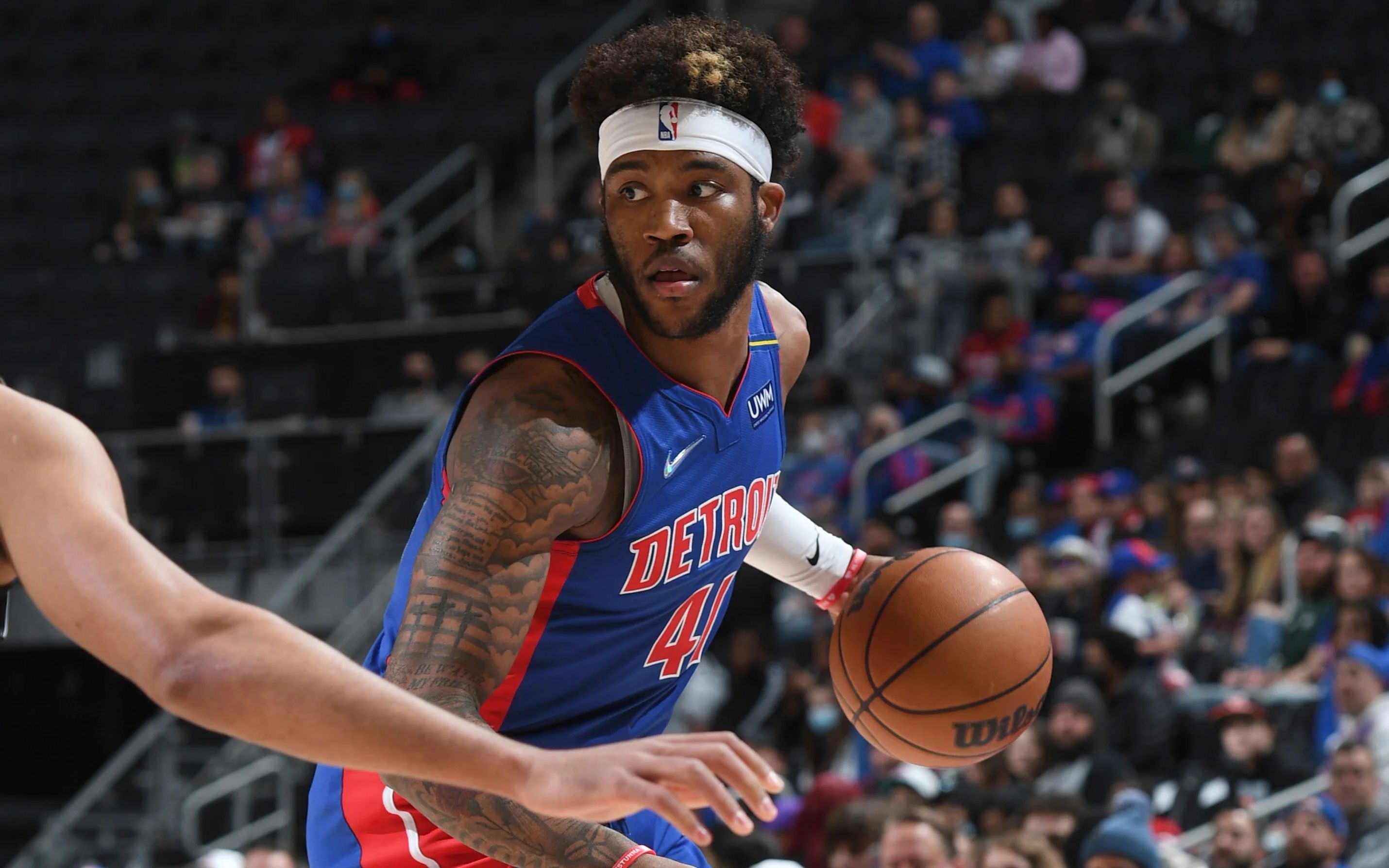 萨迪克-贝3分绝杀迪亚洛砍34 13 活塞加时胜马刺