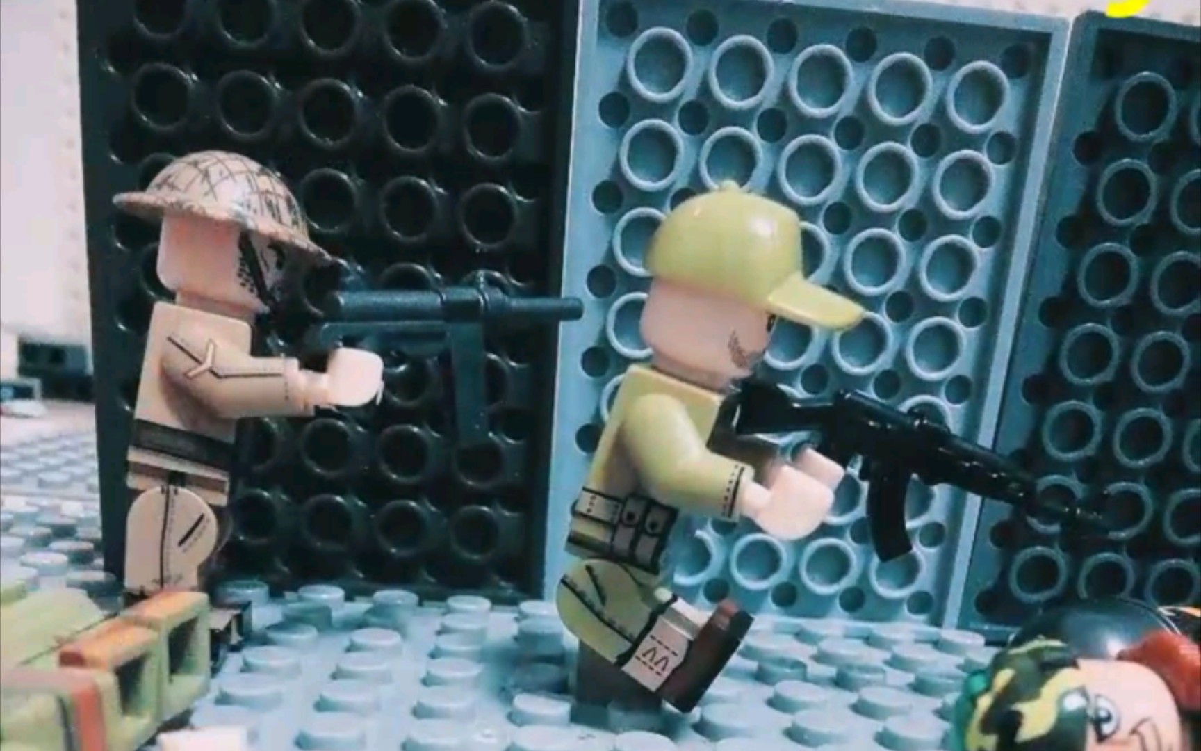 乐高丧尸因为配音后会让人感到不适所以这是无声版