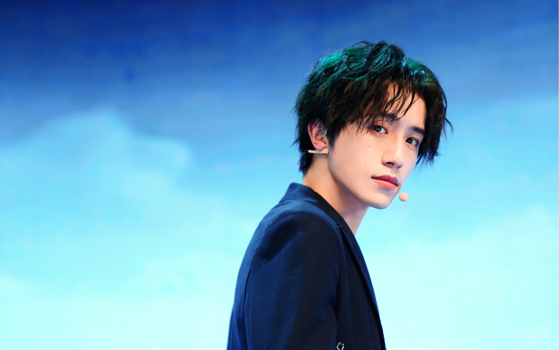 伯远首唱会直拍