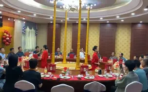 Tải video: 犯多大罪才能来这当服务员