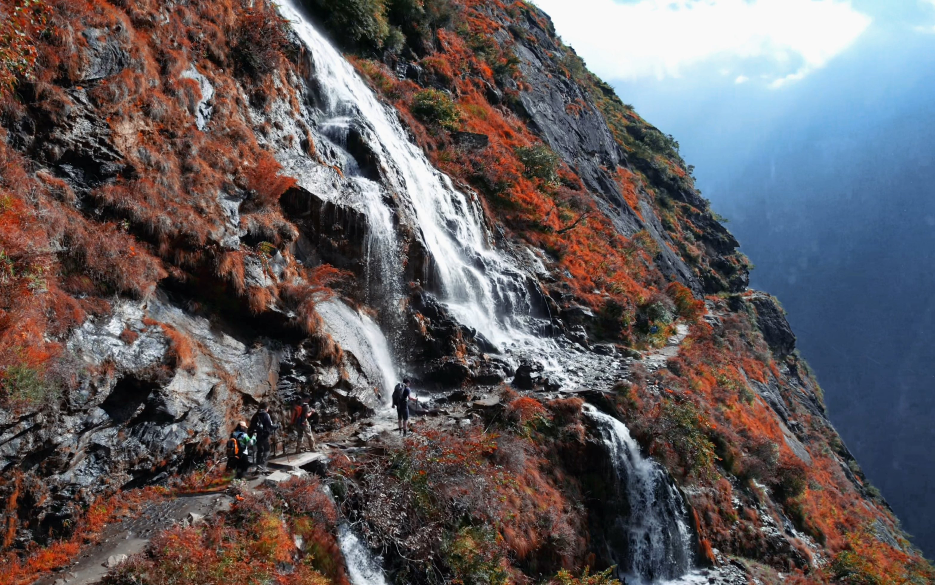 虎跳峡徒步图片