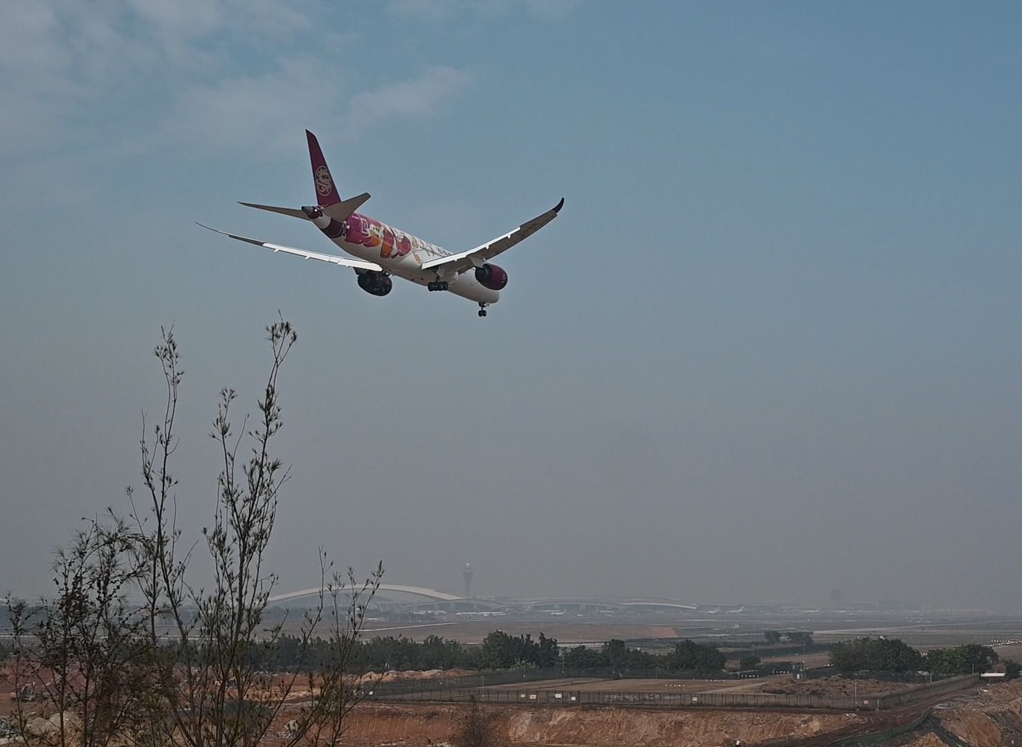 机龄仅0.1年的吉祥航空波音787降落广州