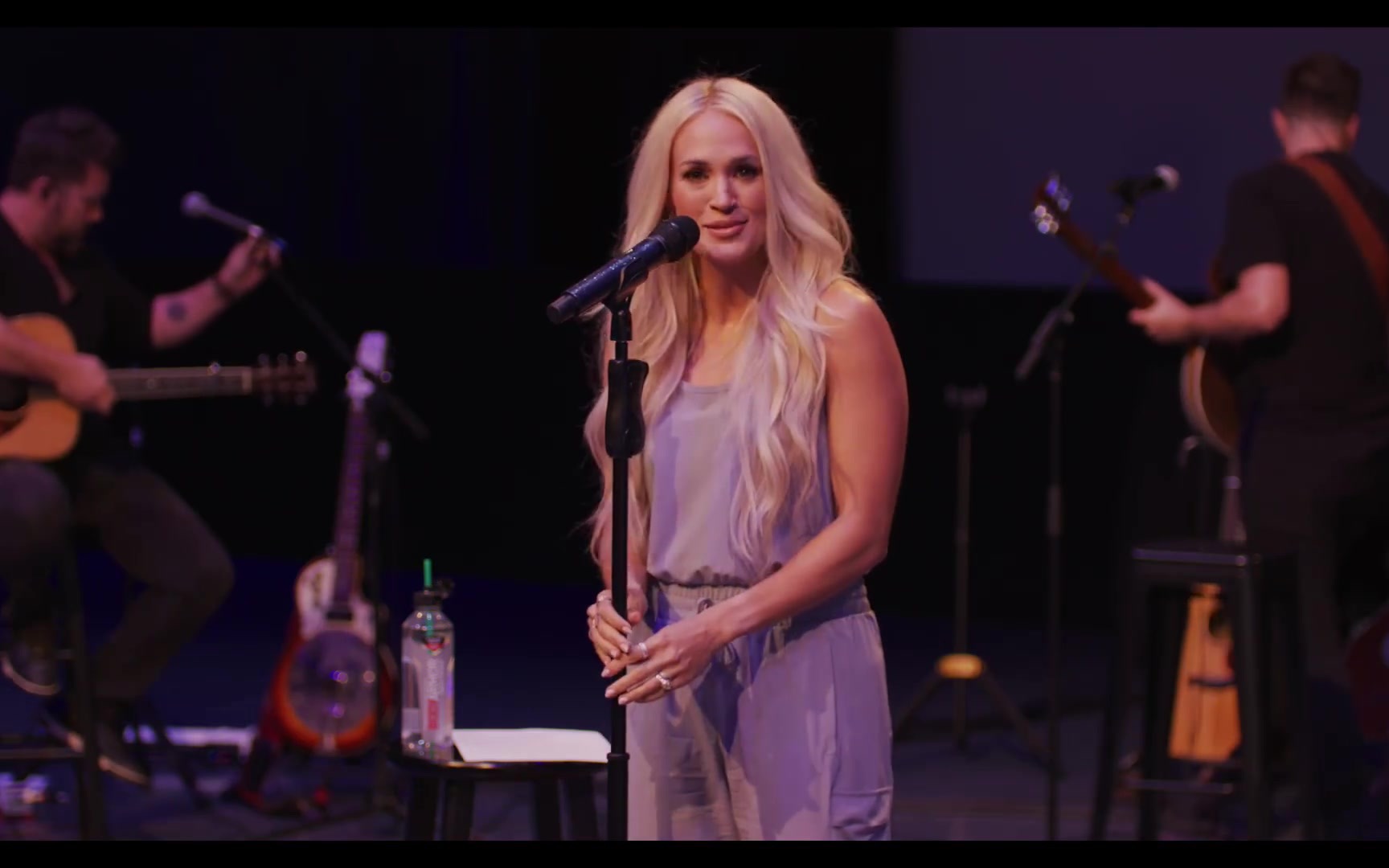 美国偶像冠军乡村女歌手木头姐carrie underwood最新线上演唱会全场