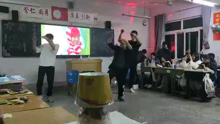 [图]学校小苹果