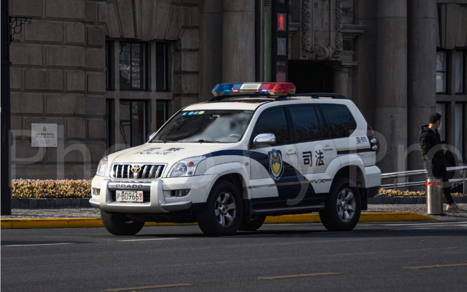 延安市司法机关普拉多lc120警车