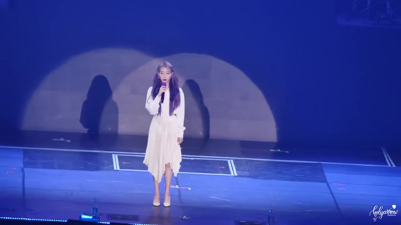 [图]191103 IU 光州演唱会<寻找星星的孩子>高清饭拍