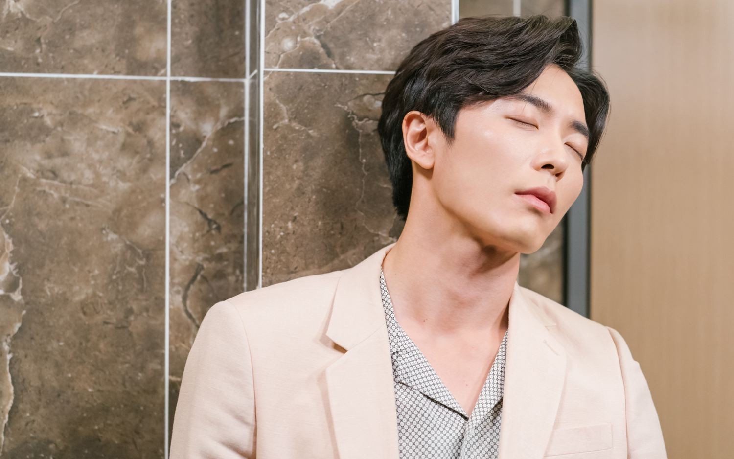 金材昱!茅台酒!