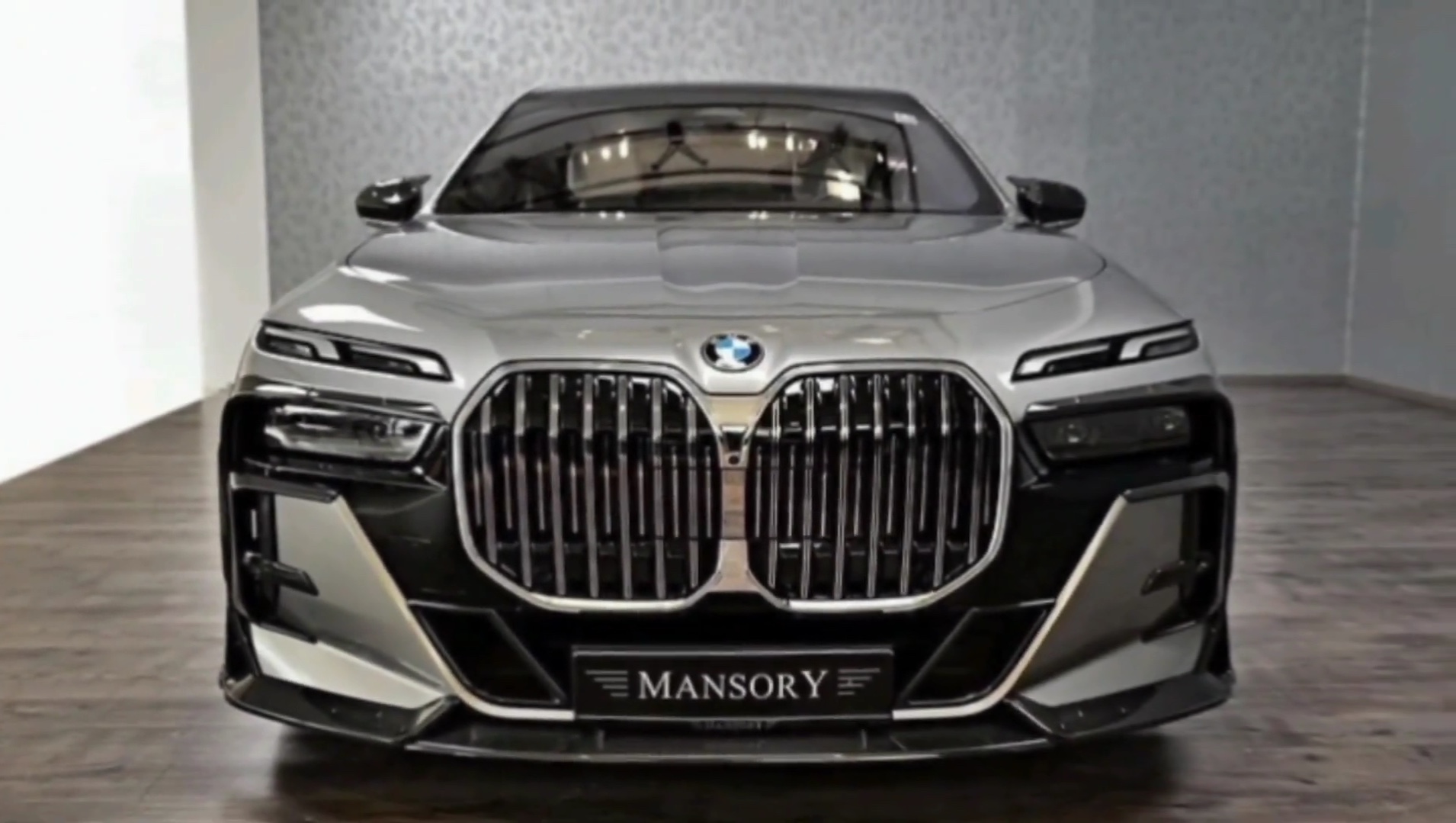 2025款宝马7系来了,奔驰s级,奥迪a8车主可以要哭了.