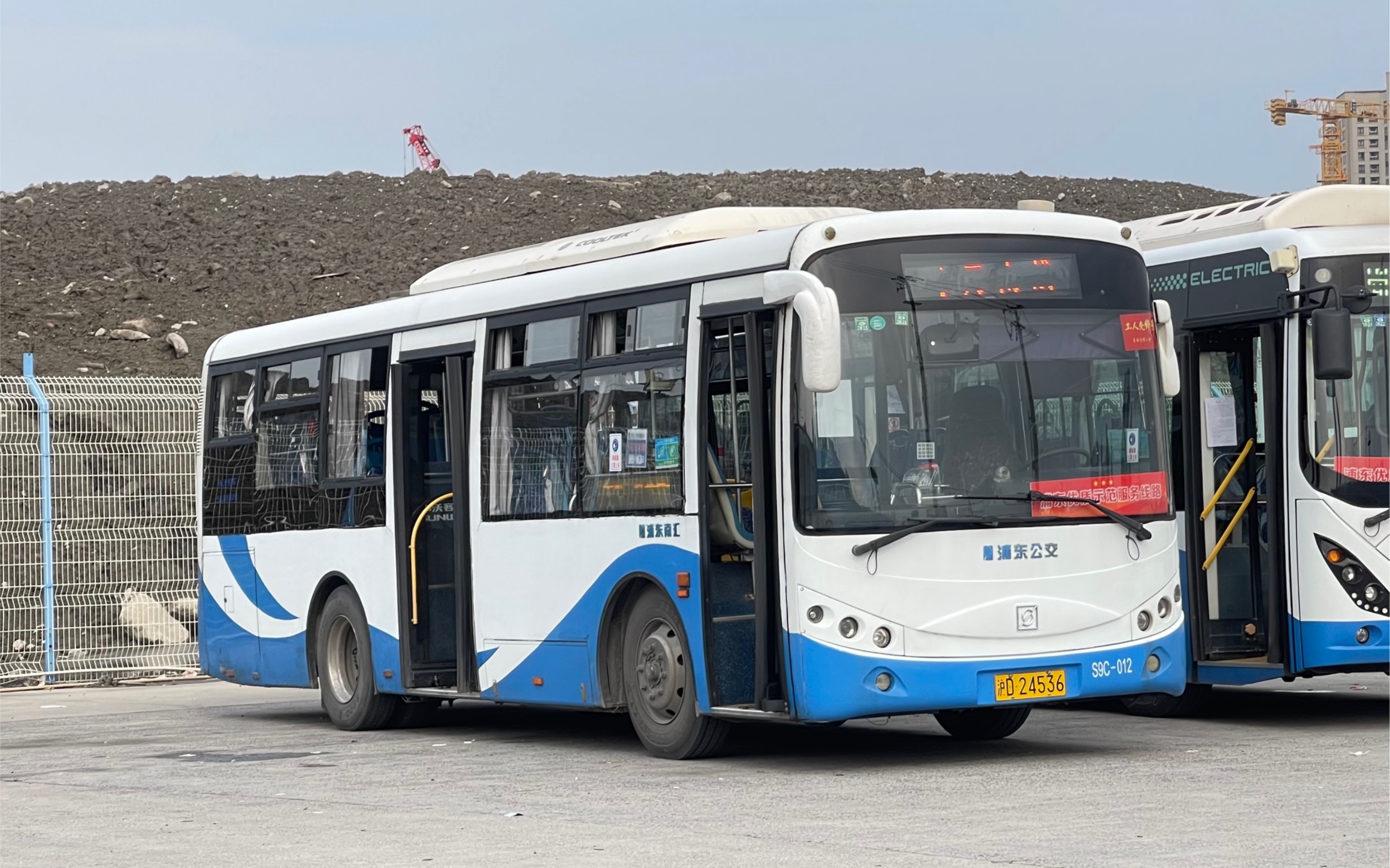 上海公交周南线s0p&s9c随拍