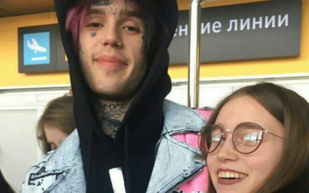 lilpeep面對俄羅斯女粉絲而超級害羞的peep