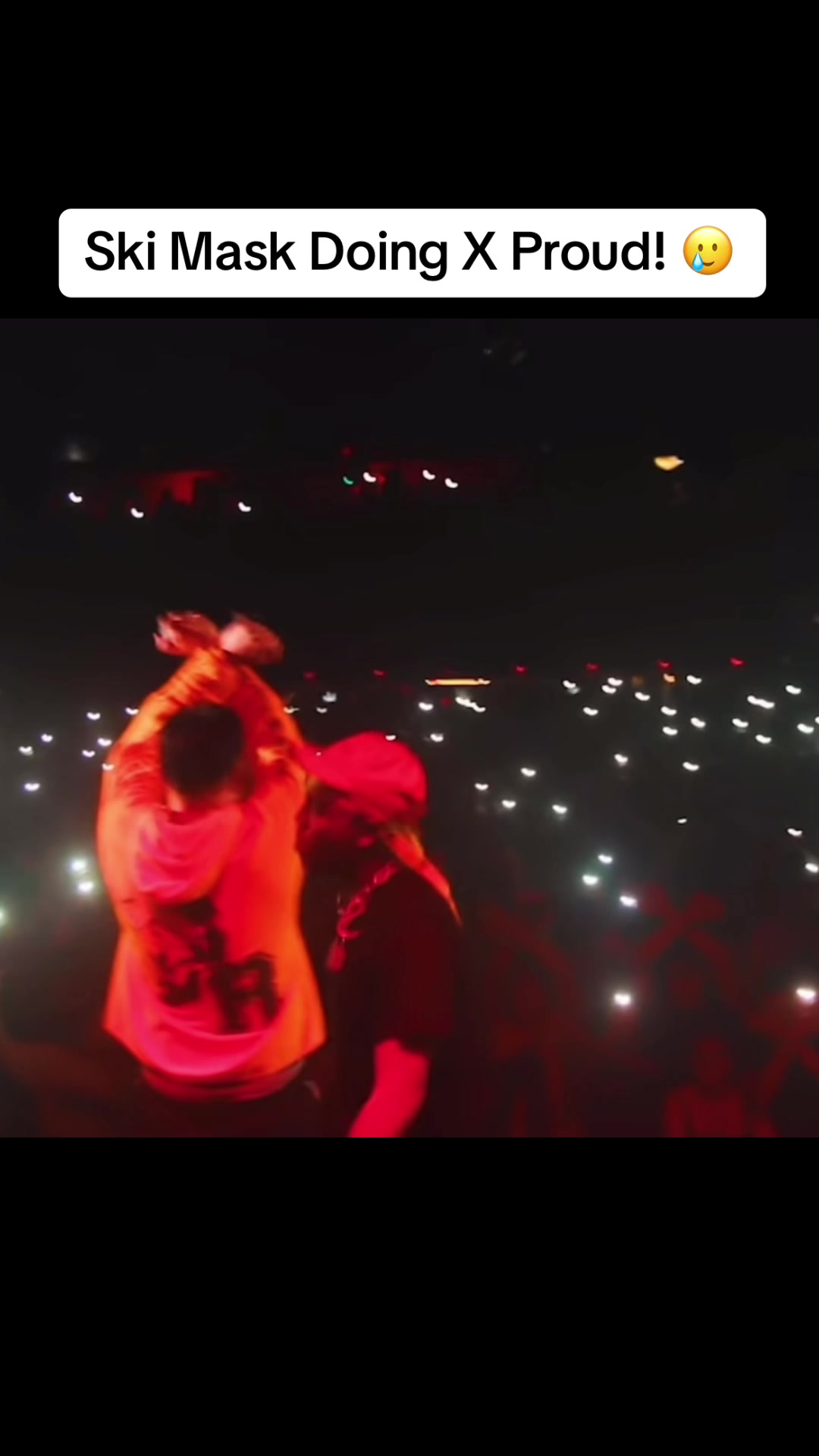 滑雪面具低迷的上帝总是向他的兄弟xxxtentacion致敬