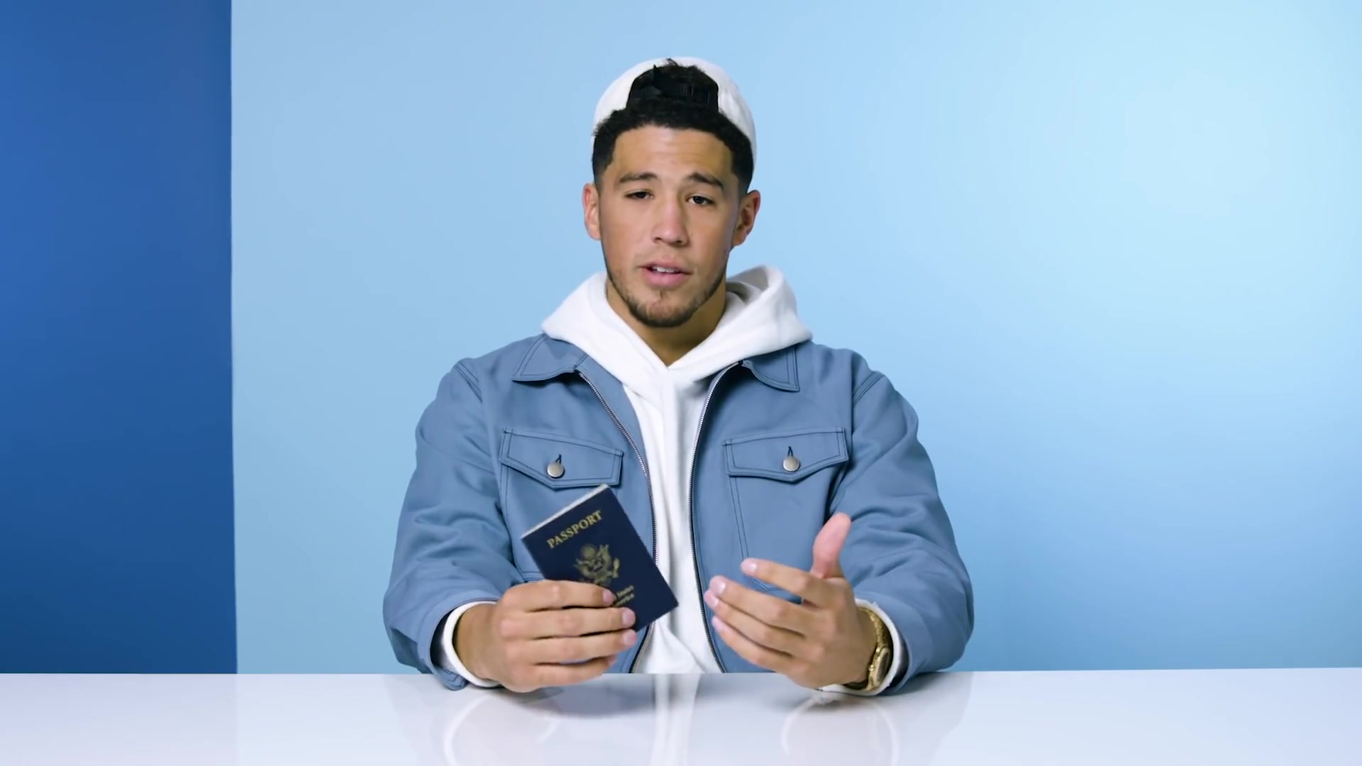 德文布克介绍他生活中的十件必需品 10 things devin booker cant