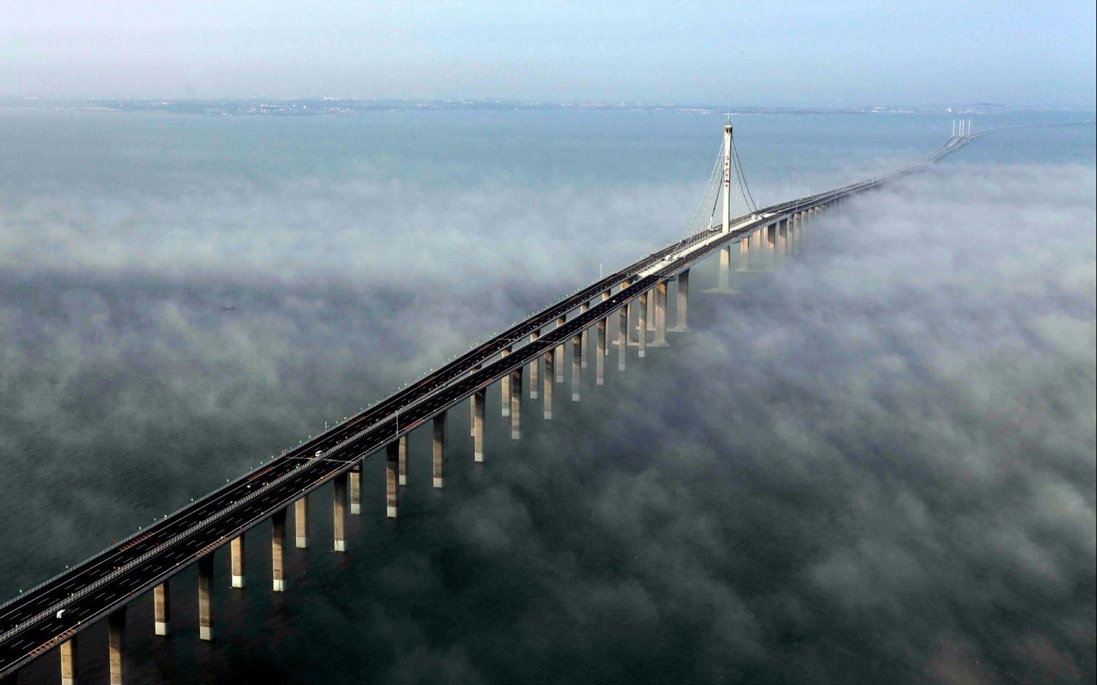 中国最壮观的大桥:耗资95亿4年建成,被美国评为全球最棒桥梁