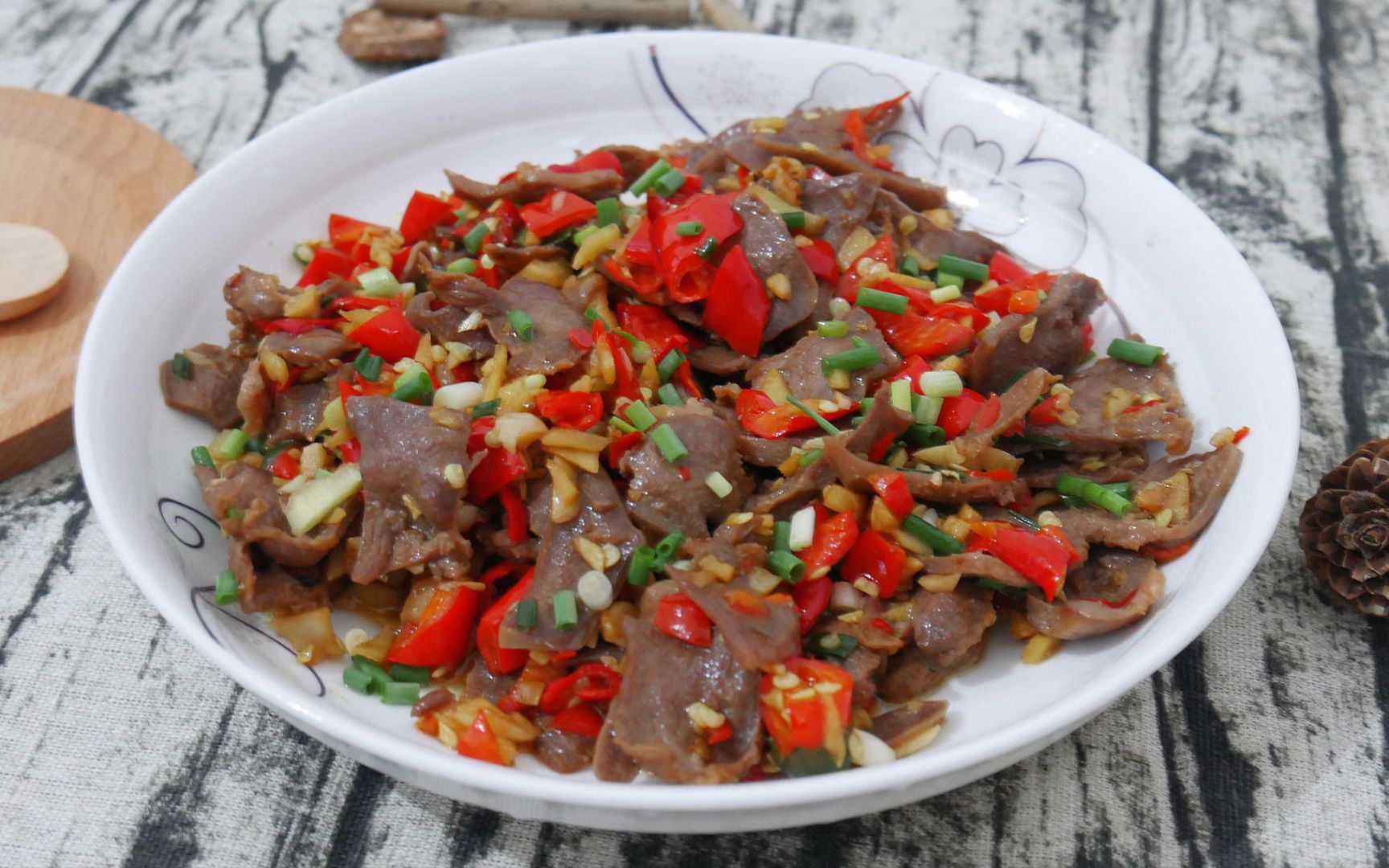 超下饭的小炒猪舌这里的做法很简单