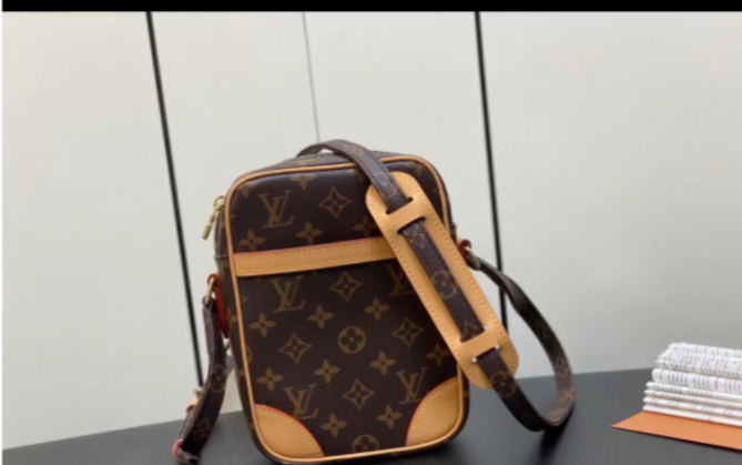 说一下高仿lv路易威登m45266老花 中古包系列 经典斜挎包 男士邮差包