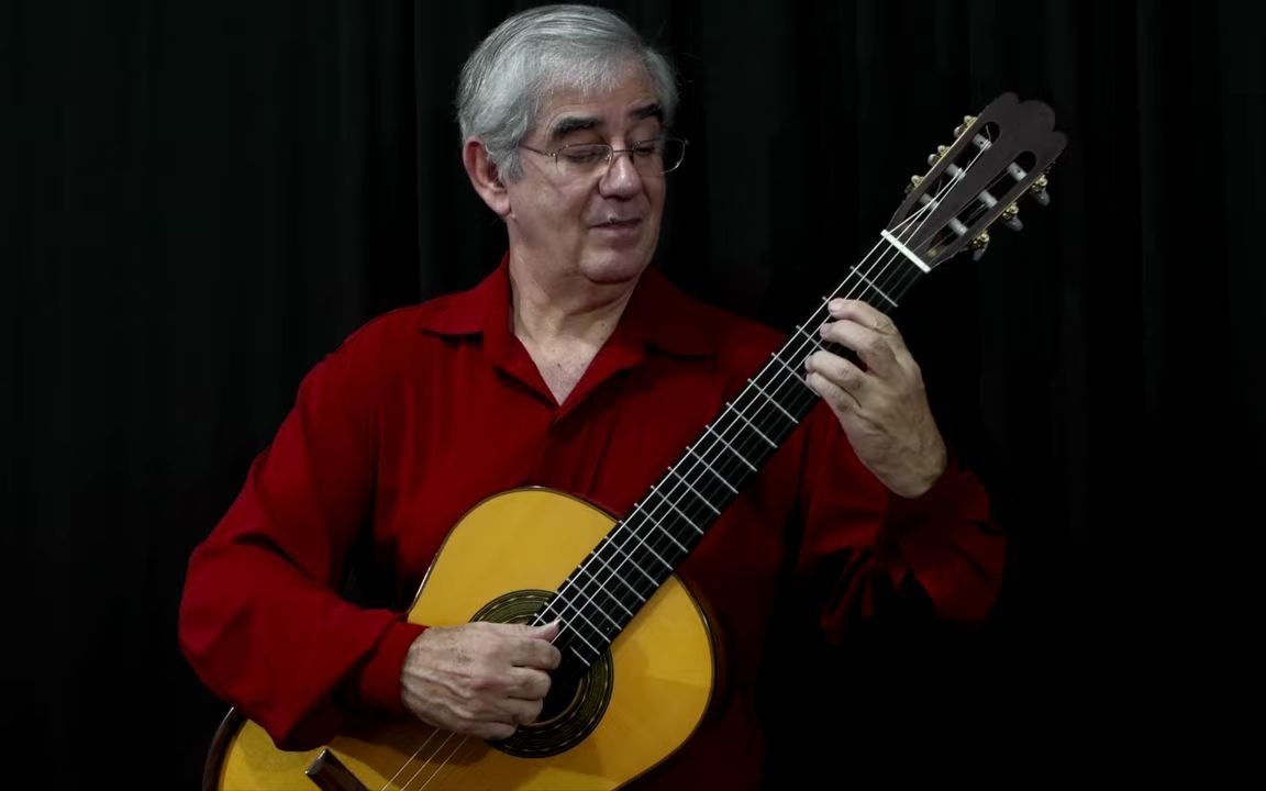 [图]Edson Lopez plays Cadiz from Suite Espanola No. 1, Op. 47 by Isaac Albeniz - Sic