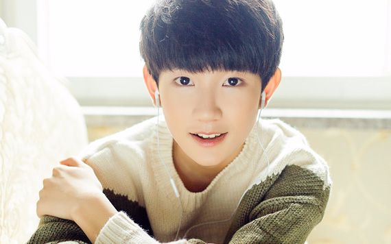 王源00后原创歌手王源