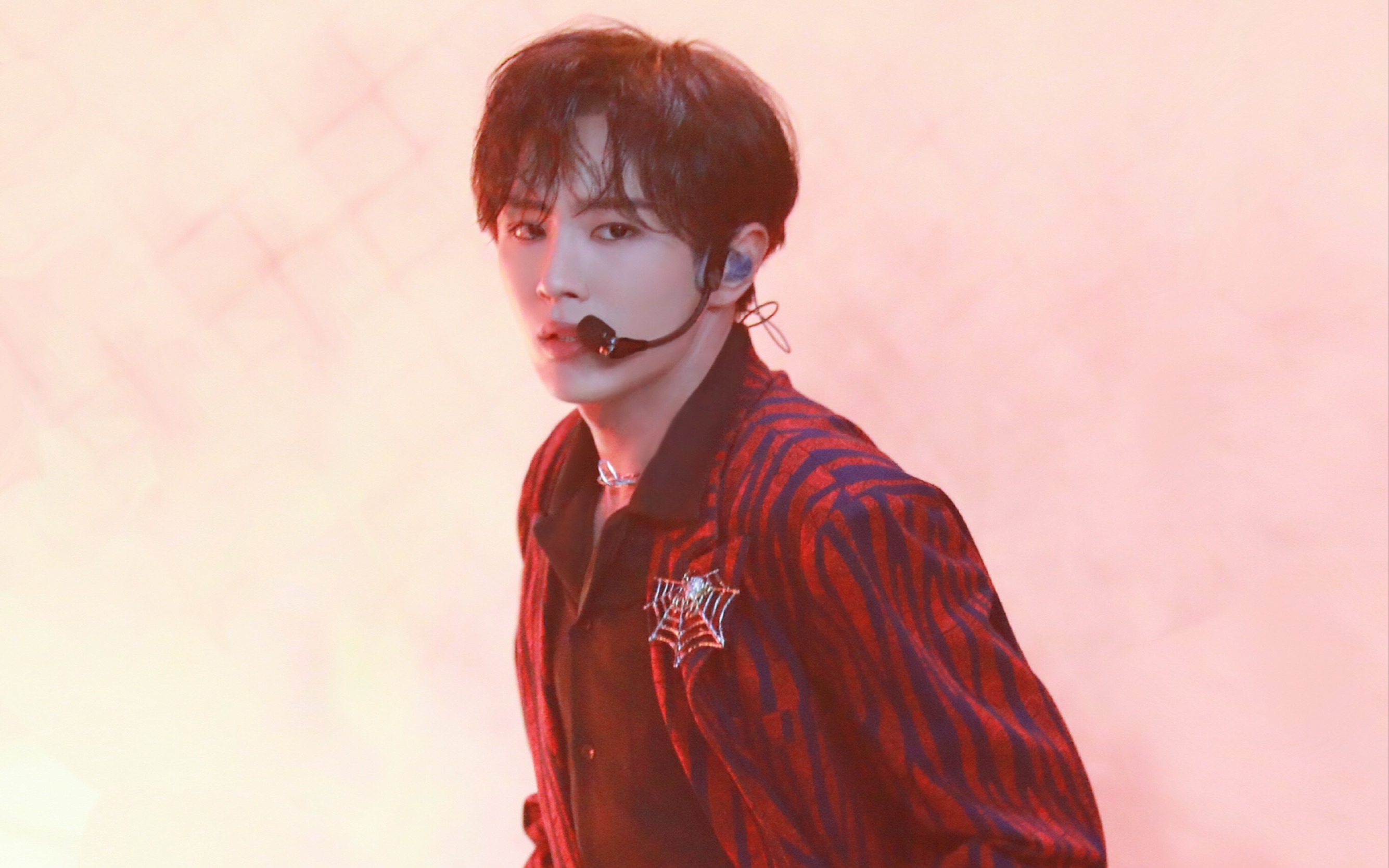 青春有你3月31日千人见面会 李汶翰重塑饭拍focus           cr.logo