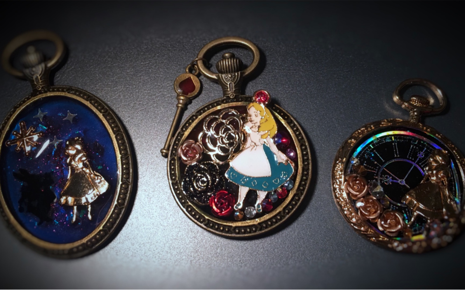 【uv滴胶】怀表爱丽丝(展示)_哔哩哔哩 (゜-゜)つロ 干杯~-bilibili