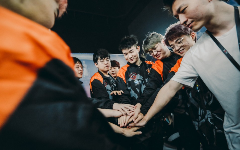 【第五人格/朱雀战队】zq拿捏对手的制胜秘诀竟然是……_哔哩哔哩 (゜