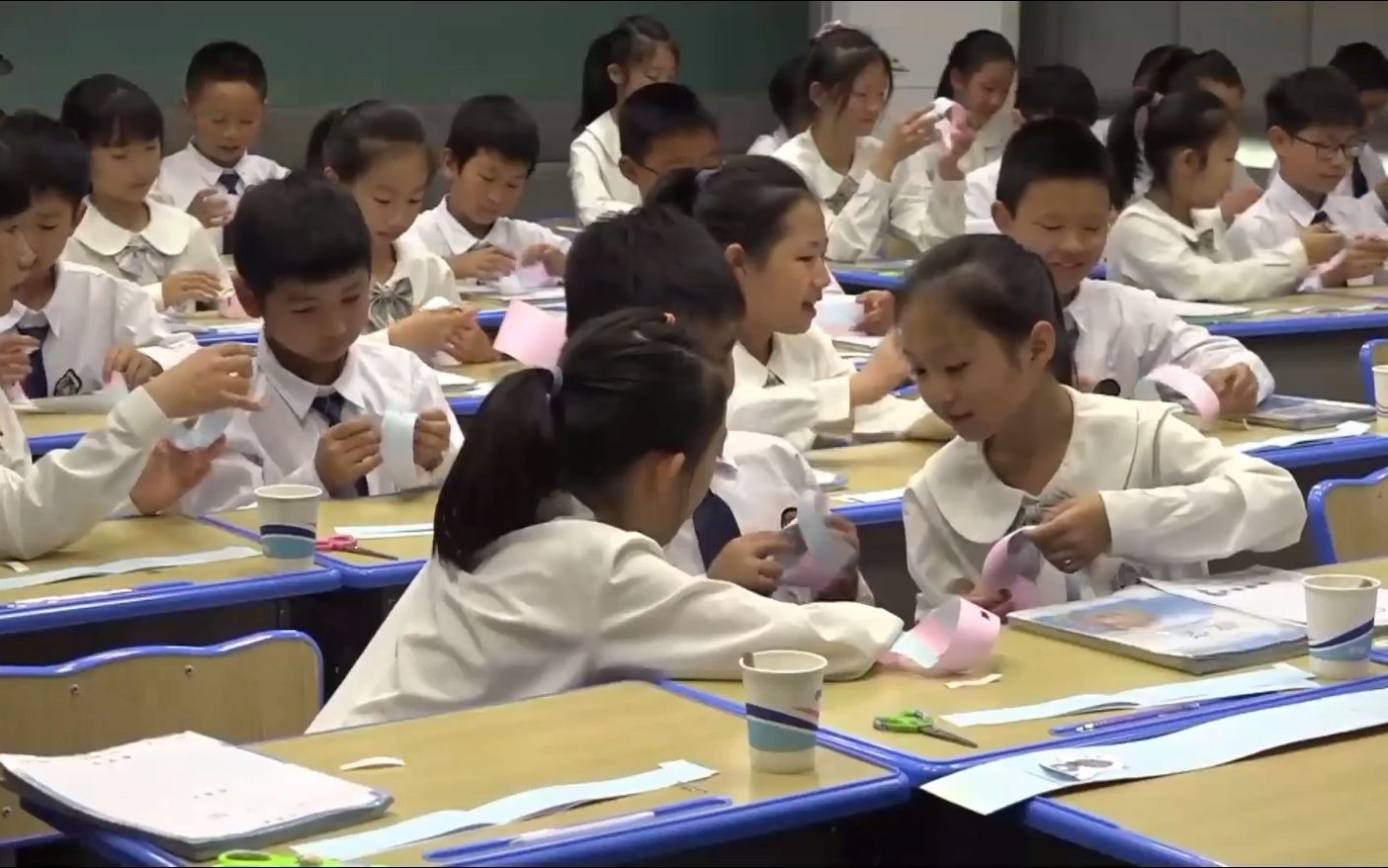 [图]小学数学六年级《神奇的莫比乌斯带》