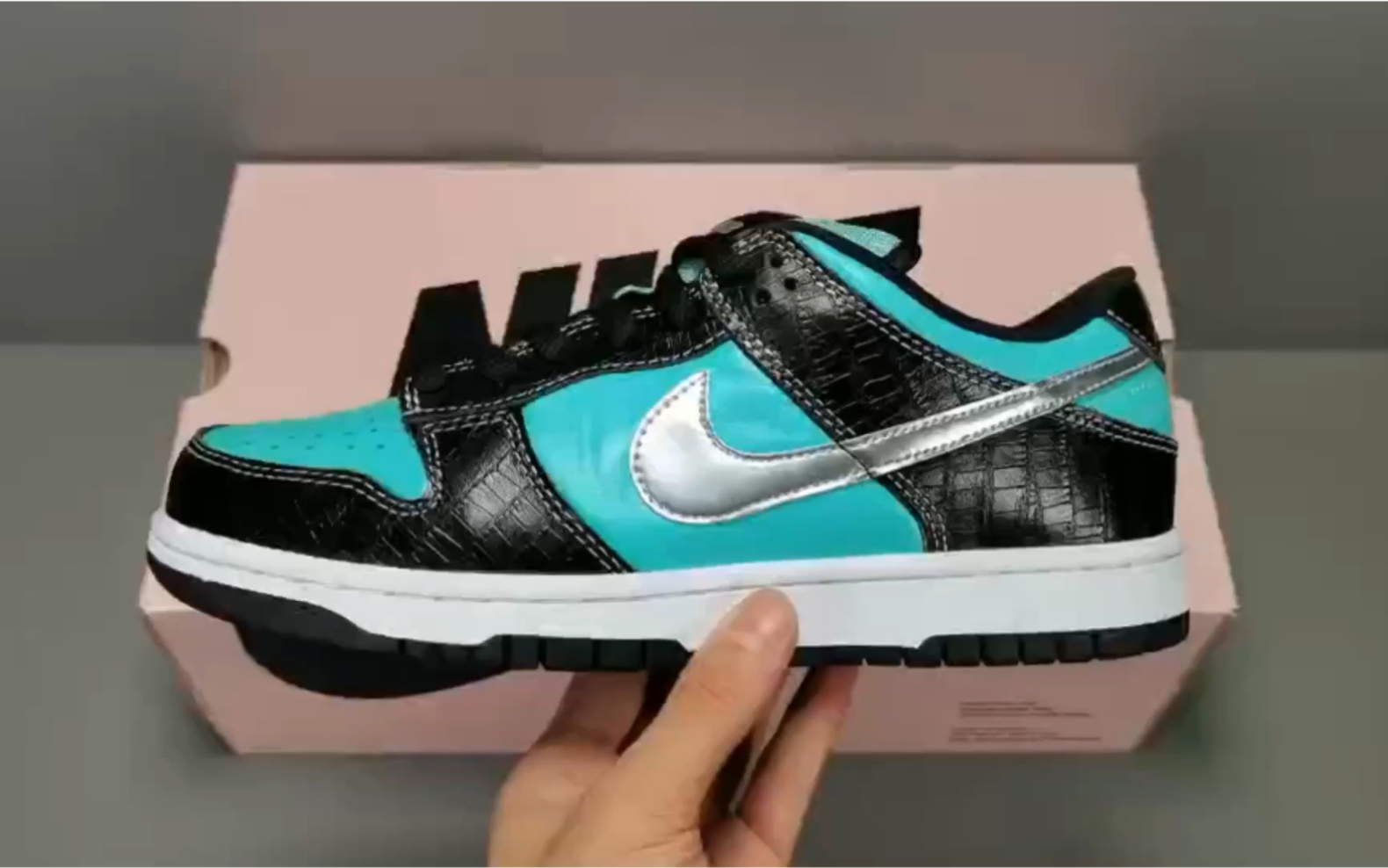 【权威实拍】nike dunk sb low 钻石