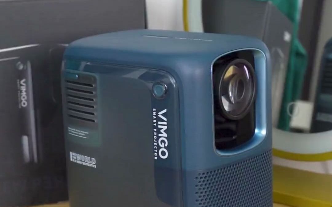 用投影仪看大屏看球,科技真能改变生活啊#微果d1 #世界杯 #千元投影仪