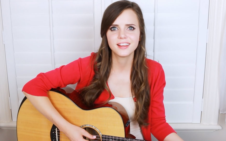蒂芬妮·沃德(tiffany alvord)8年前和今年弹唱的的bubbly_哔哩哔哩