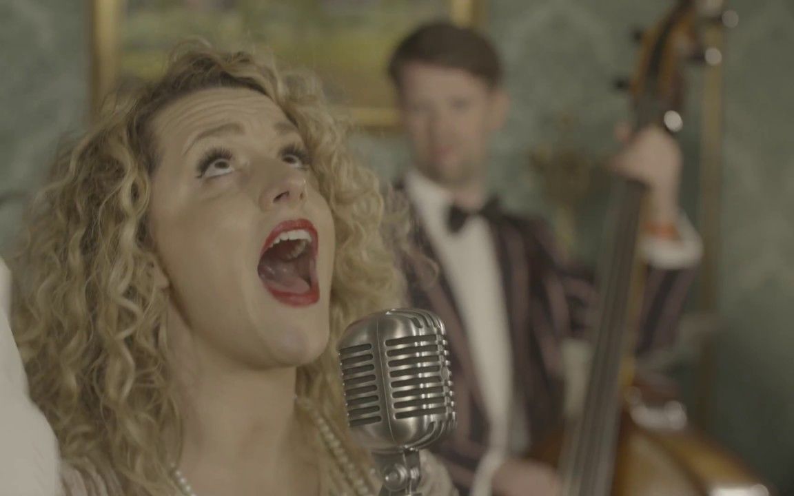 [图]Oops I Did it Again - Vintage 1920s Britney Spears Cover ft Amanda Davis