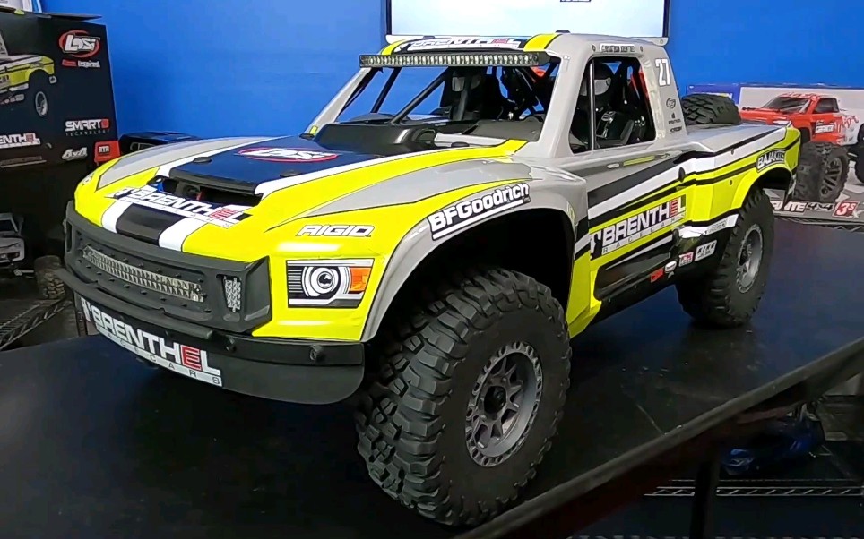 【上手评测】losi新品沙漠短卡 1/6 super baja rey 2.