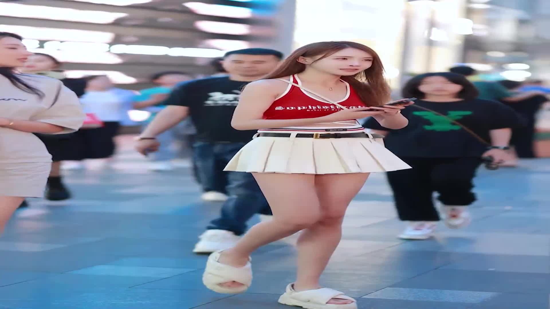 好看的小姐姐 #车模小姐姐 #大长腿 小轩轩#美女模特 #最美车模小姐