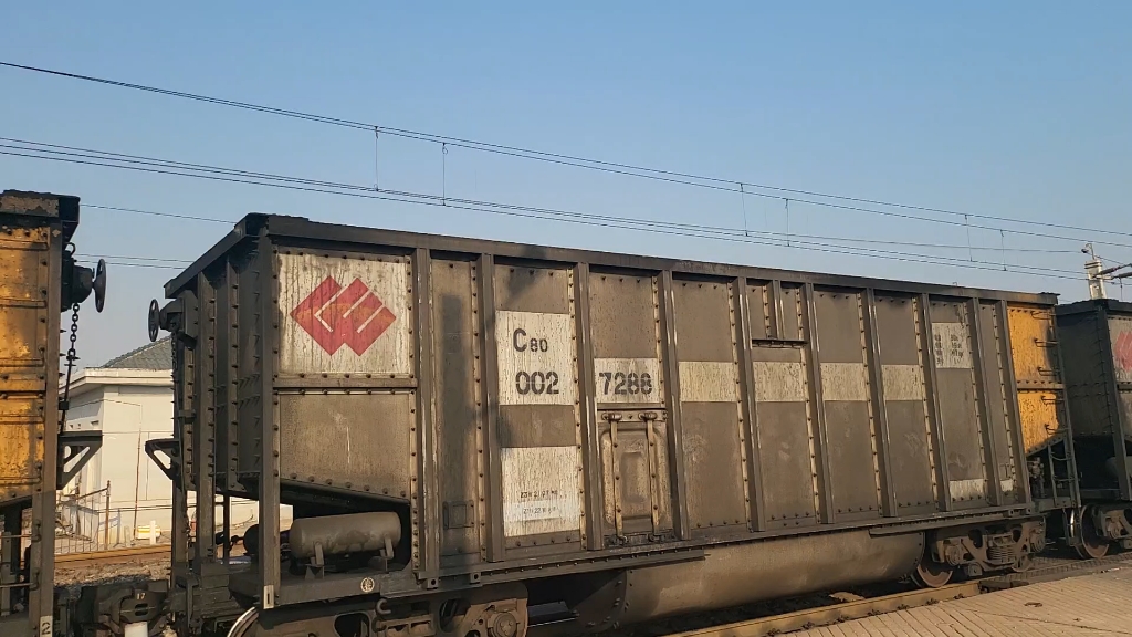 【南环线】天津南环集团df8b-0212 牵引c80敞车煤列 通过煤八路道口