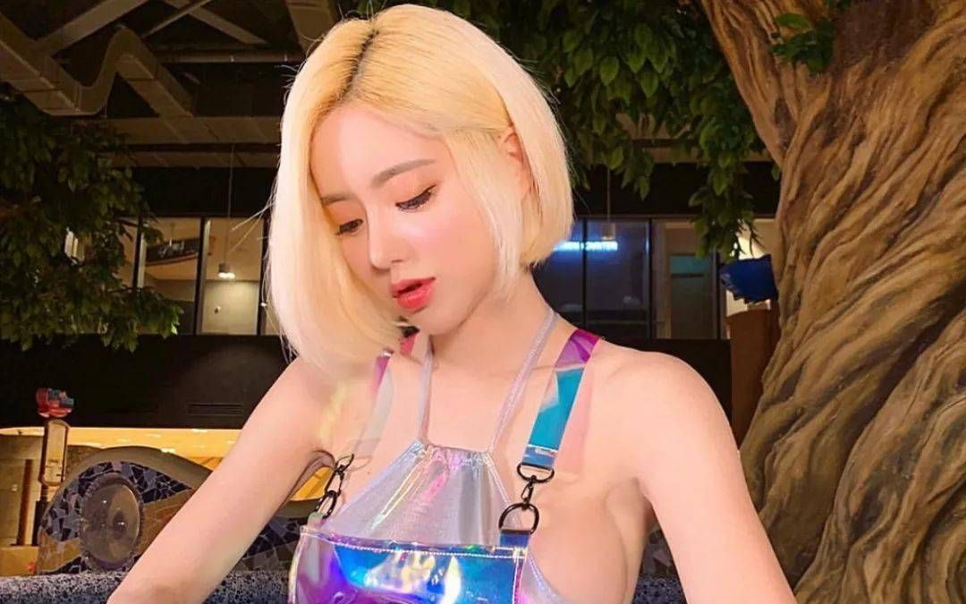 [图]韩国美女DJ SoDa打碟现场 建议收藏 暖场