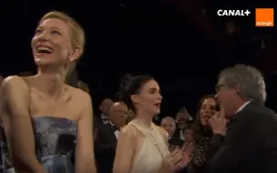 Tải video: 【戛纳】Carol戛纳首映会后，全场起立鼓掌，凯特落泪。CAROL -focus- (en) Cannes 2015