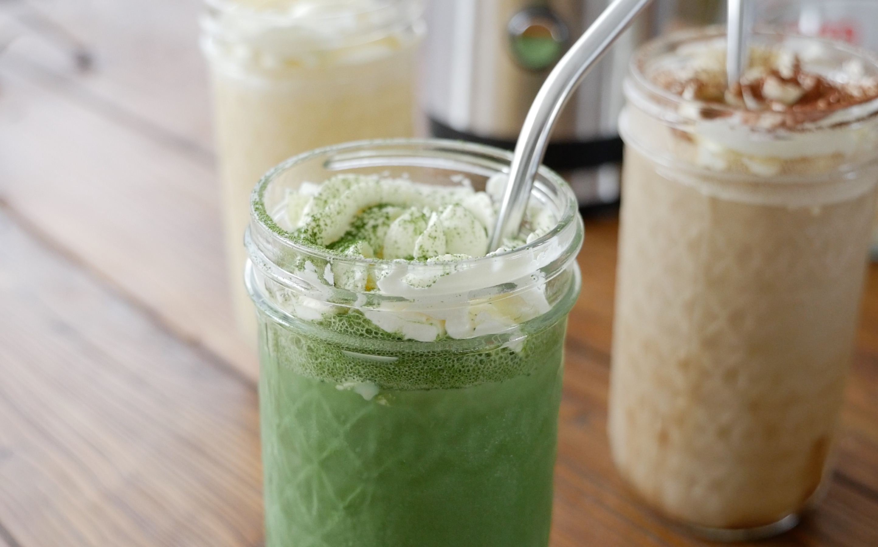 4款星冰乐干喝牛奶没意思戴上耳机看完视频再决定你的牛奶怎么喝吧