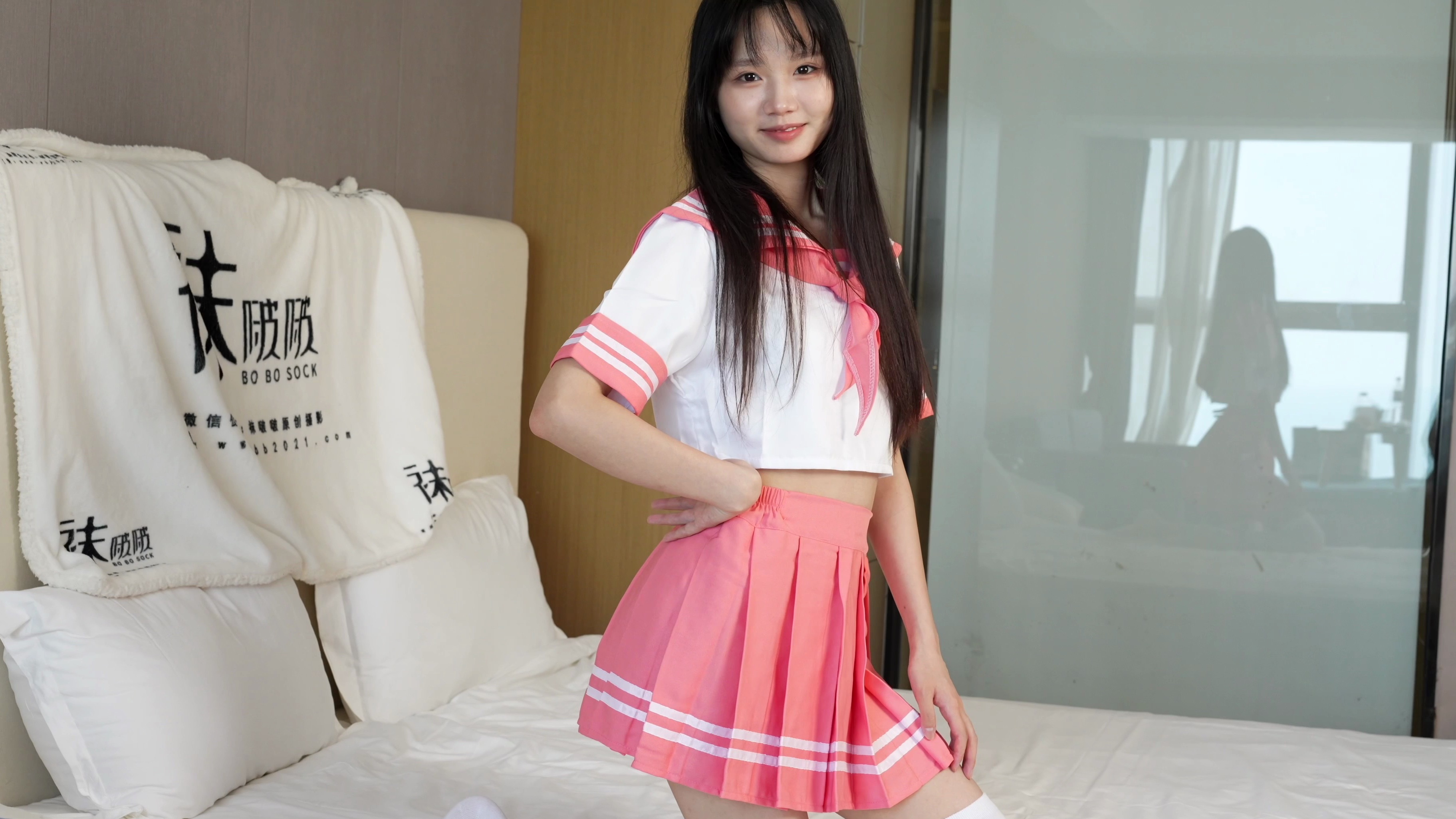 露脐水手服是什么新的时尚吗