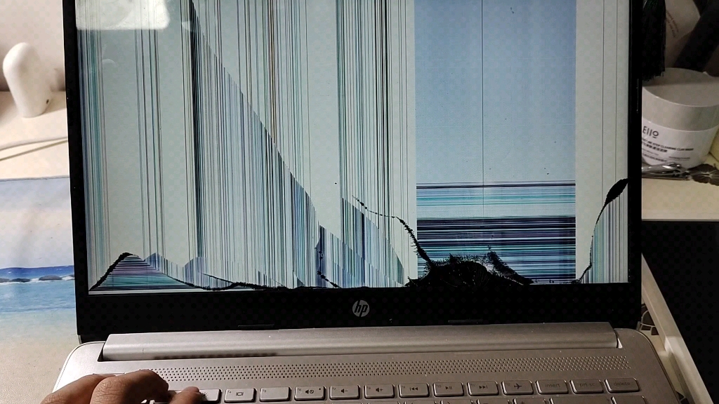 希望好心人看到,我6年的笔记本电脑被咂坏了ㄟ(≧◇≦)ㄏ,谁知道怎么