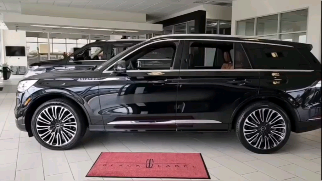 [图]中大型 SUV ,3.0T+10AT+5层隔音